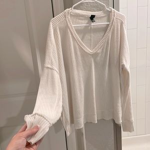 Loose white long sleeve